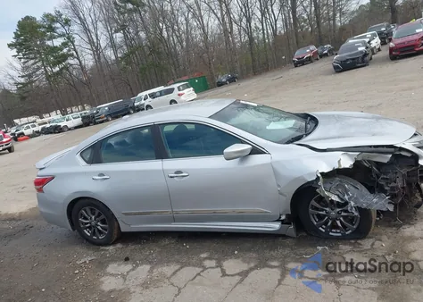 2015 Nissan Altima 2.5 S z USA, uszkodzony, nr VIN 1N4AL3AP6FN351134